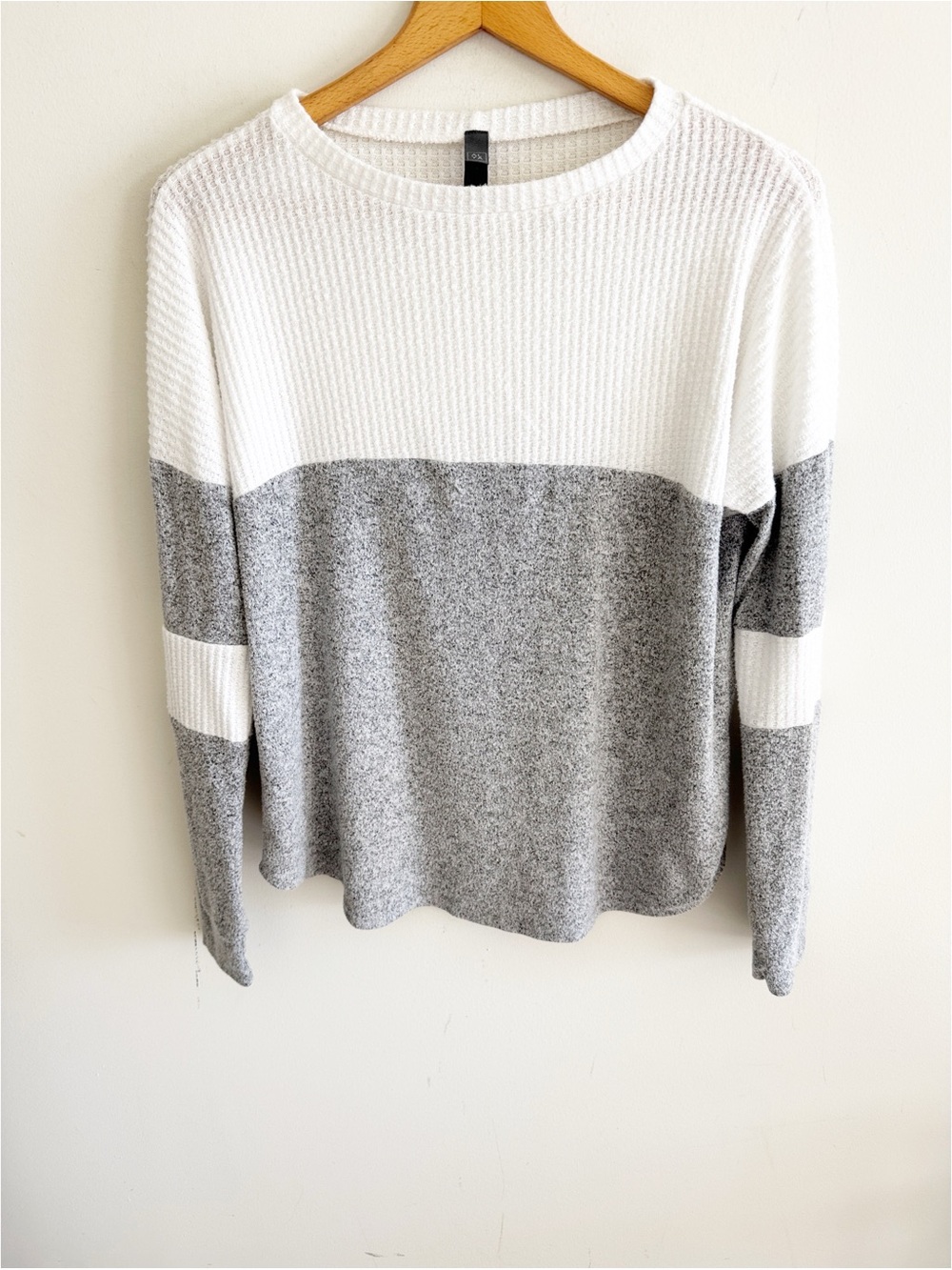 ALYA white gray color block waffle knit long sleeve top size small